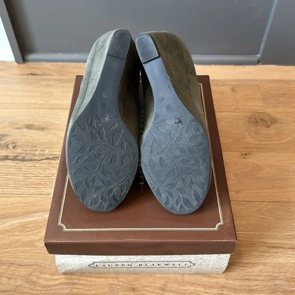 EUC • Lauren Blackwell • Janelle Wedge Bootje • Olive • 8.5 - Picture 5 of 5